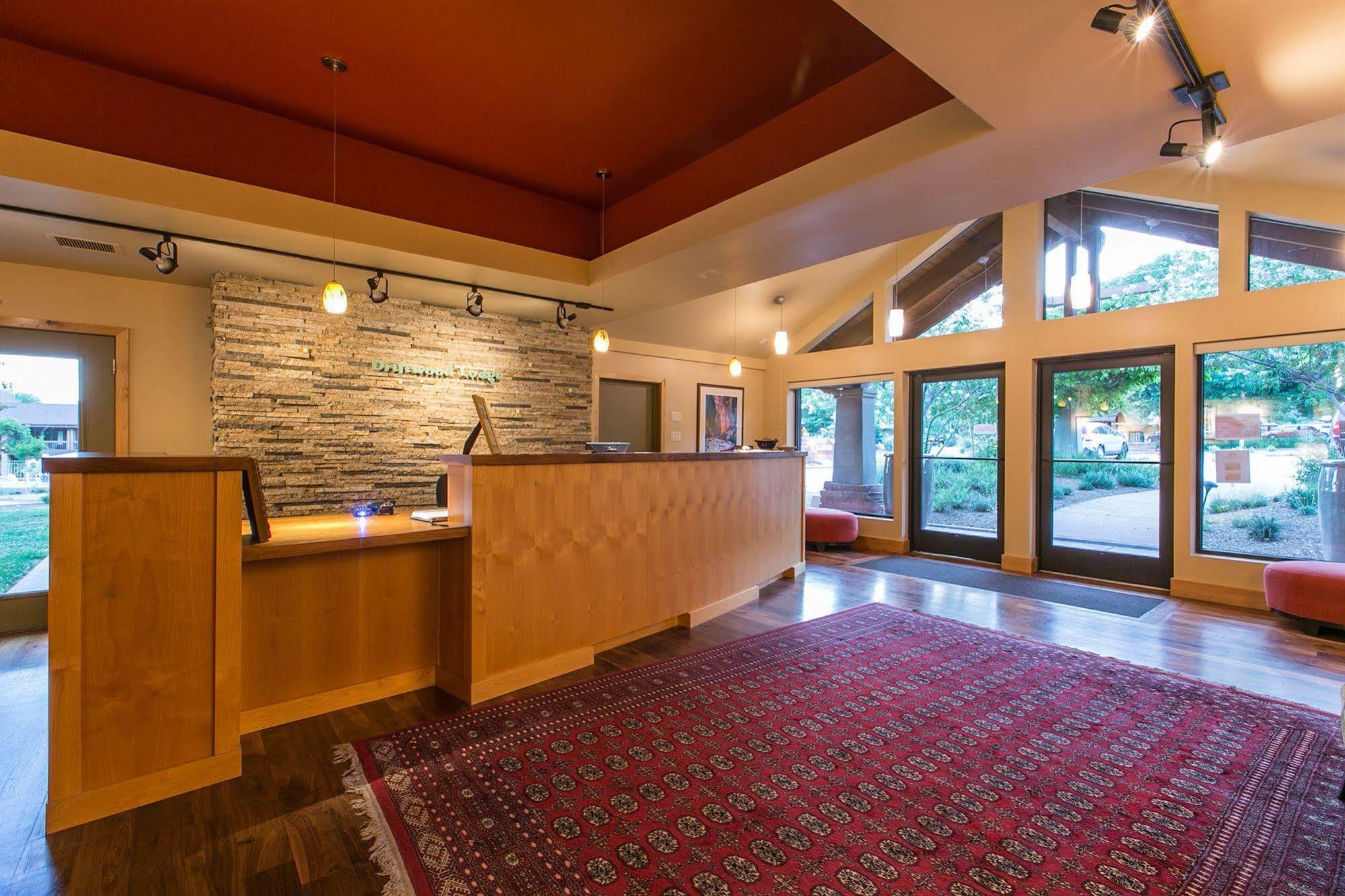 Hotel Driftwood
