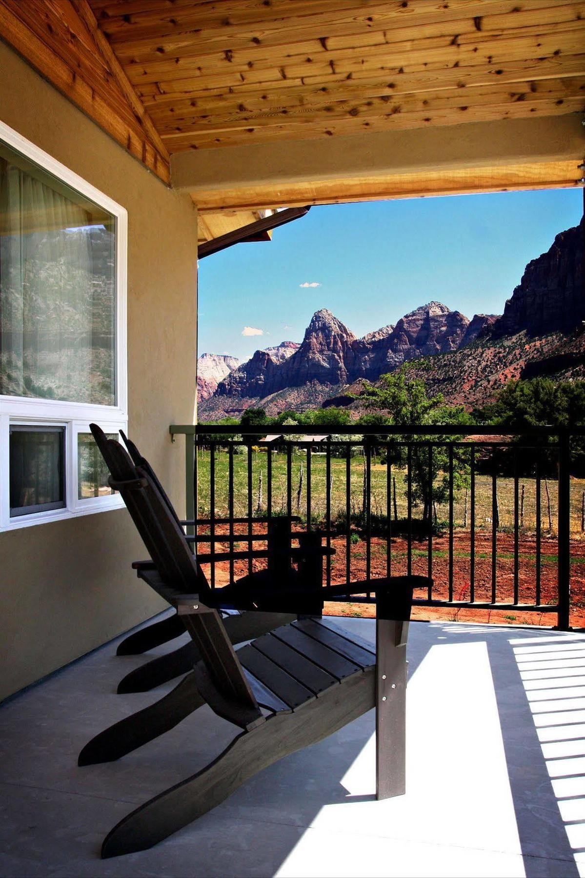Driftwood Hotel Springdale