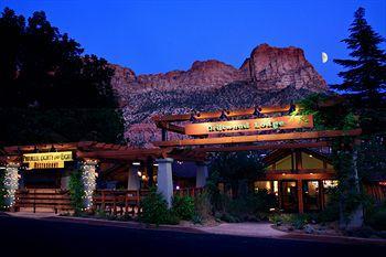 Driftwood Hotel 3*